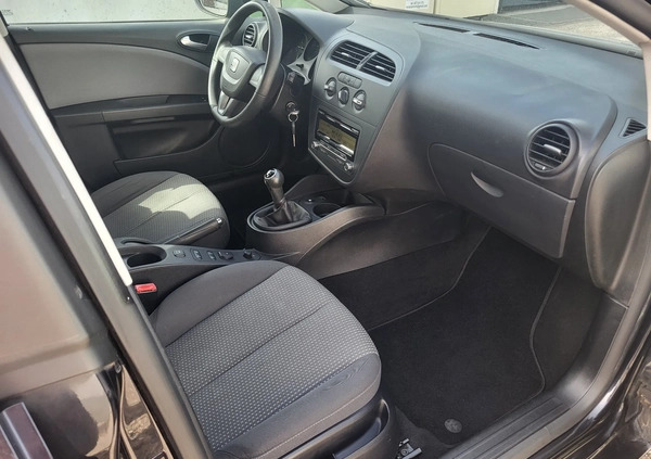 Seat Leon cena 18990 przebieg: 206500, rok produkcji 2011 z Gdańsk małe 137